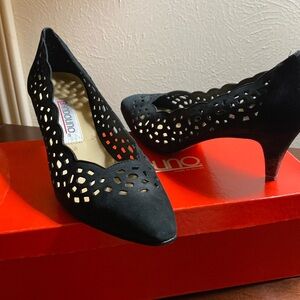 Scalloped nubuck women’s heels